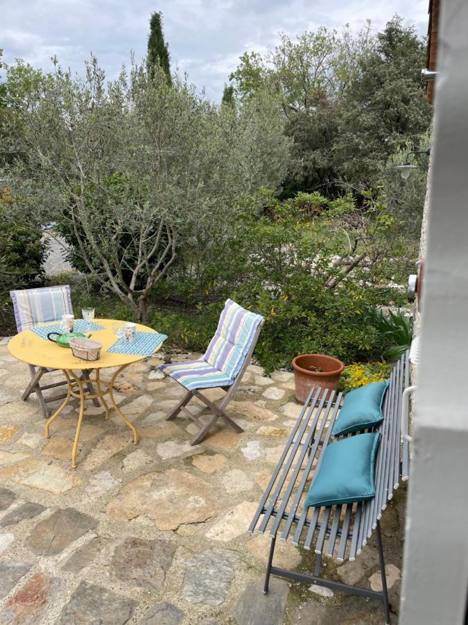 Le Petit Mas Bed & Breakfast Вогюе Екстериор снимка